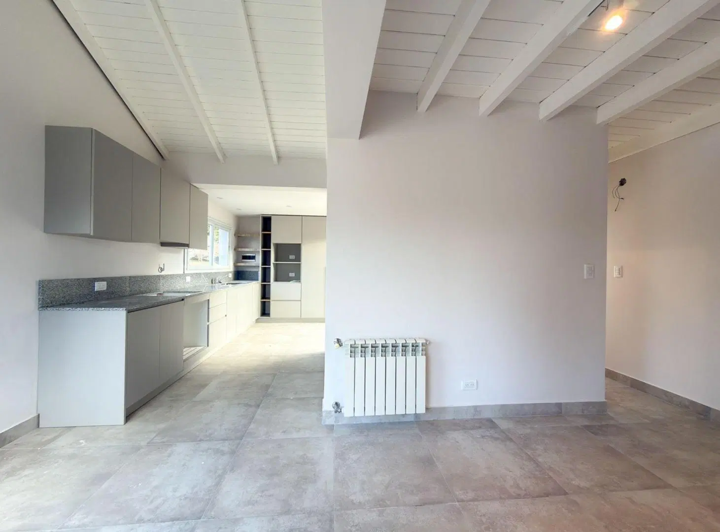 VENTA CASA RECICLADA DE 3 DORM TANDIL 8