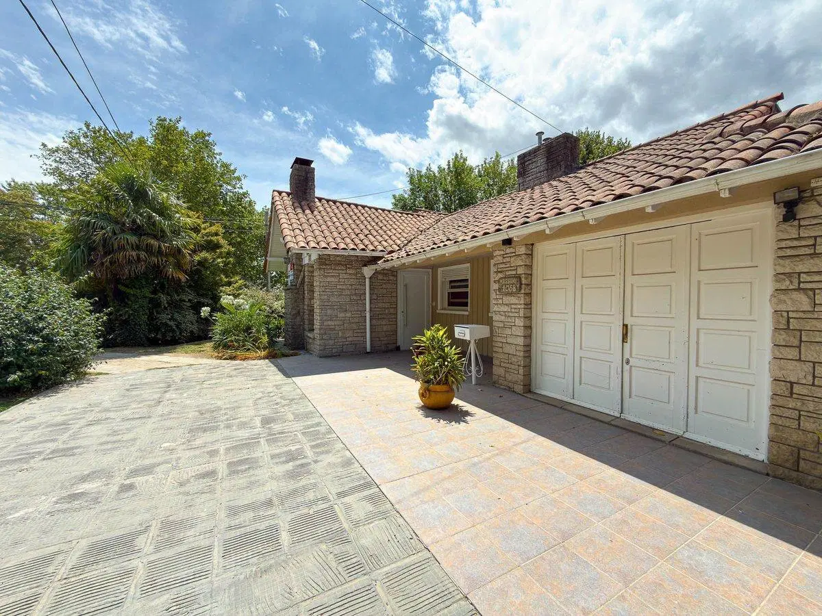 Casa Barrio Golf VENTA con pileta Tandil 5