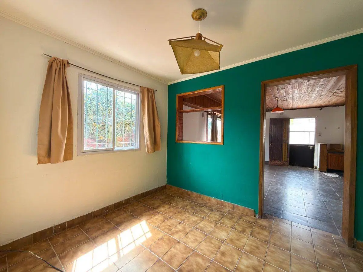 VENTA DE CASA DE DOS DORMITORIOS, TANDIL. 3