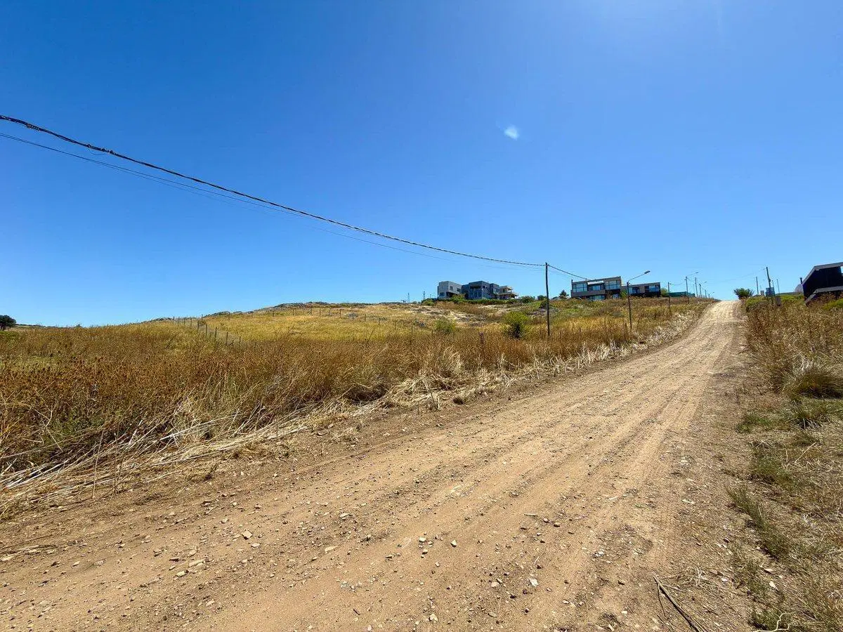 VENDO AMPLIO LOTE EN TANDIL 4