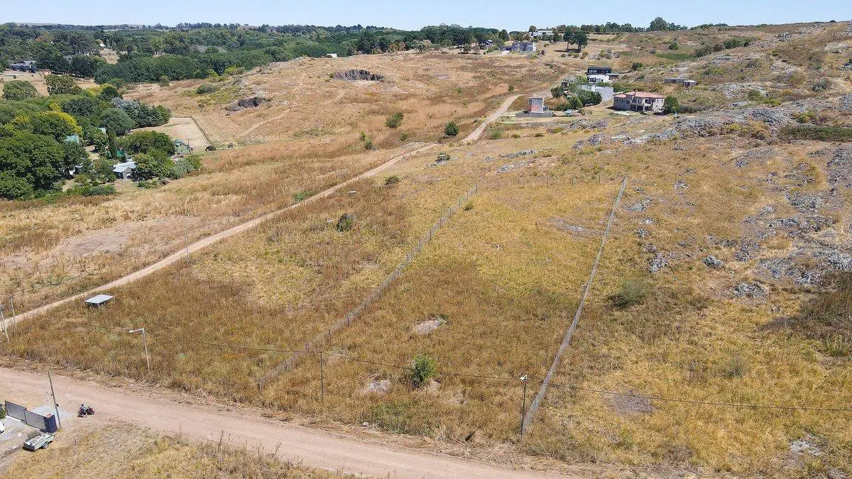 VENDO AMPLIO LOTE EN TANDIL 3