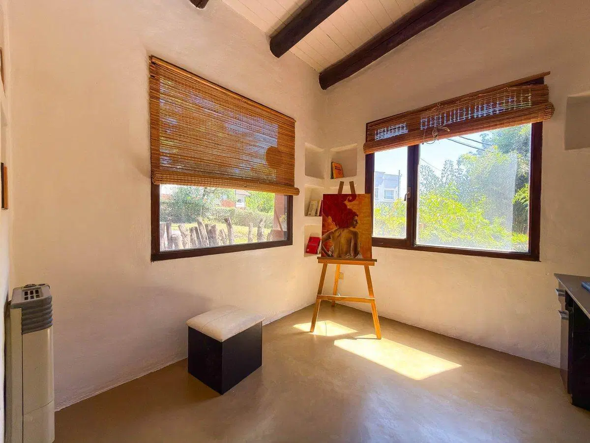 CASA TRES DORMITORIOS ZONA UNCAS 4