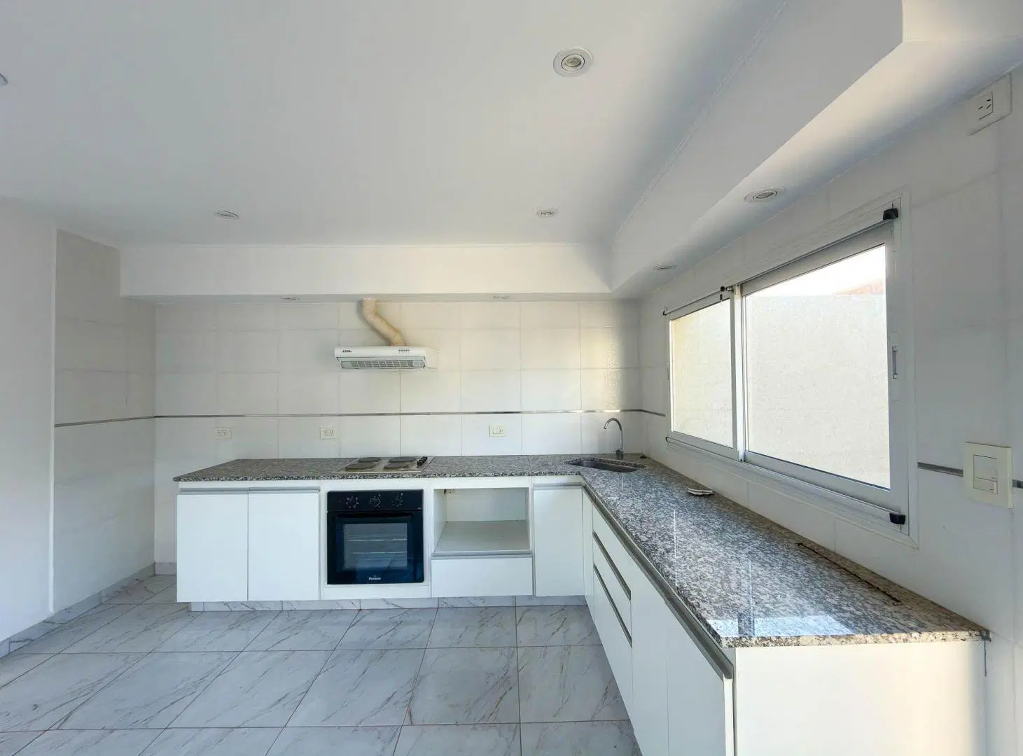 VENTA DEPARTAMENTO DUPLEX DOS DORMITORIOS TANDIL 3