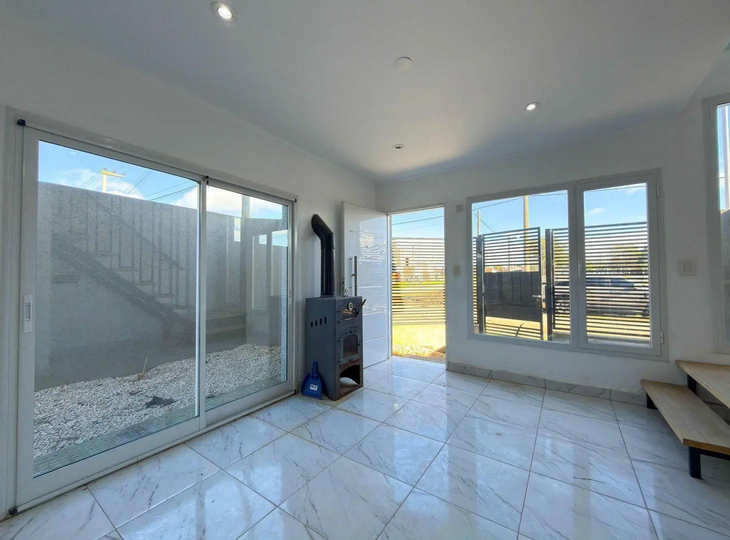 VENTA DEPARTAMENTO DUPLEX DOS DORMITORIOS TANDIL 2