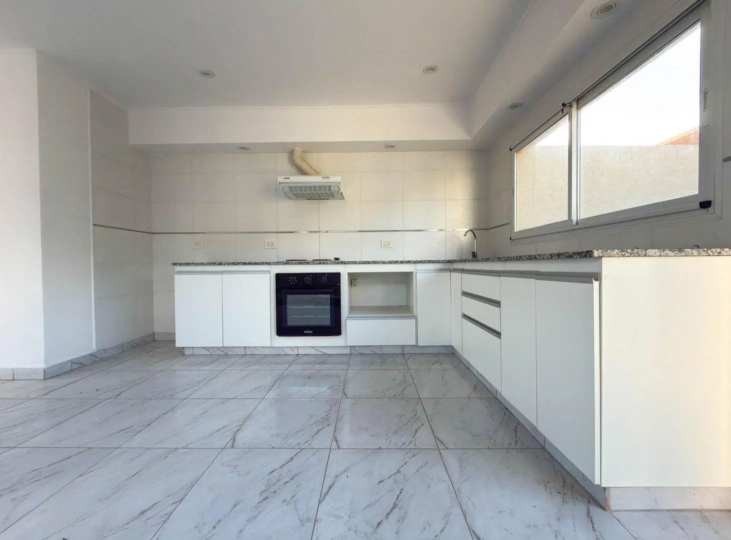 VENTA DEPARTAMENTO DUPLEX DOS DORMITORIOS TANDIL 8