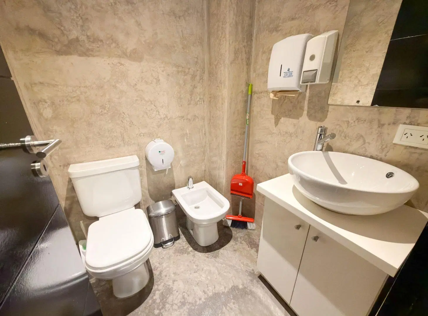 OFICINA SEMICENTRICA EN ALQUILER TANDIL 5