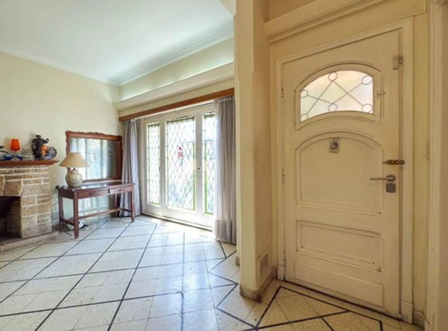 VENTA CASA SEMICENTRO TANDIL 3