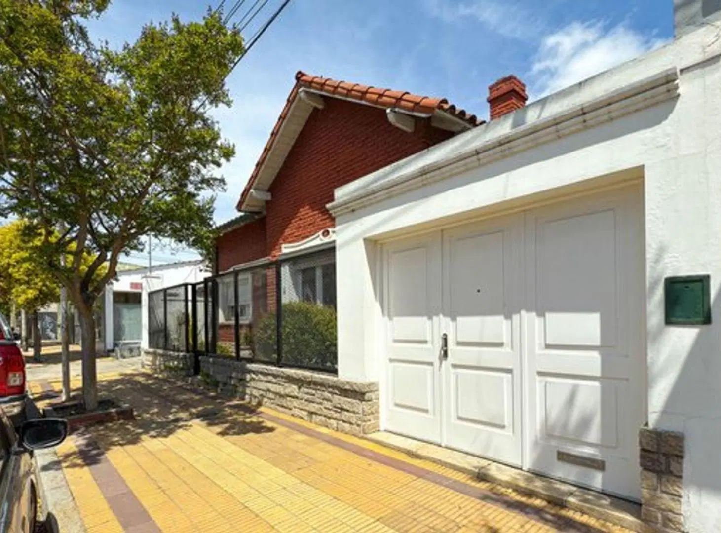 VENTA CASA SEMICENTRO TANDIL 8