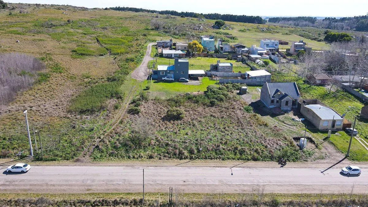 TRES LOTES EN VENTA TANDIL BARRIO LOS AROMOS 5