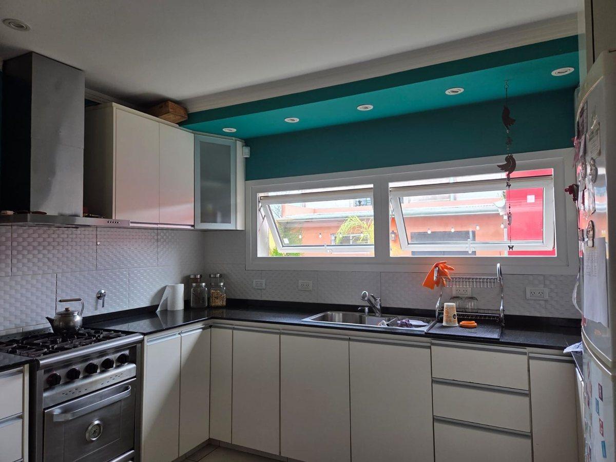 Foto de VENTA IMPERDIBLE CASA DE 2 DORM. EN VILLA ITALIA, imagen 2