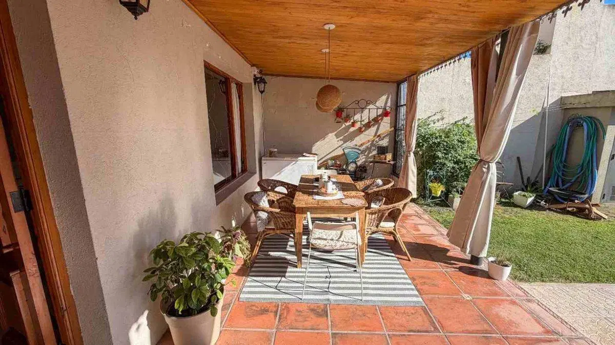 CASA EN VENTA CON PILETA CLIMATIZADA EN OLAVARRIA 3