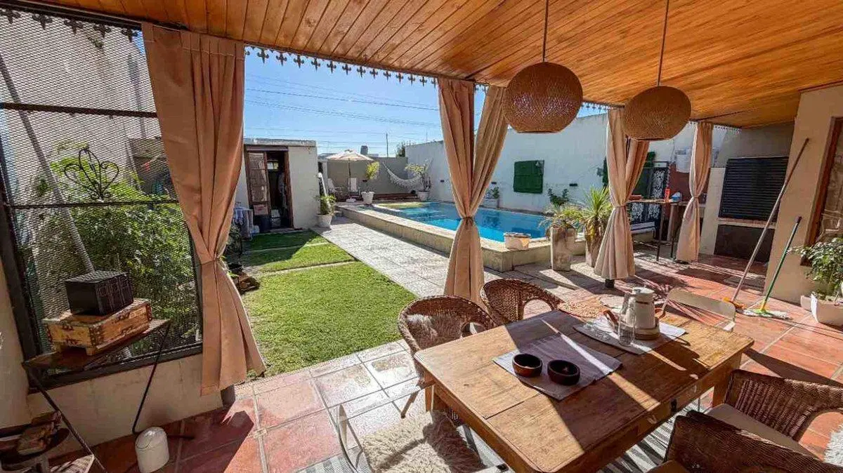 CASA EN VENTA CON PILETA CLIMATIZADA EN OLAVARRIA 5