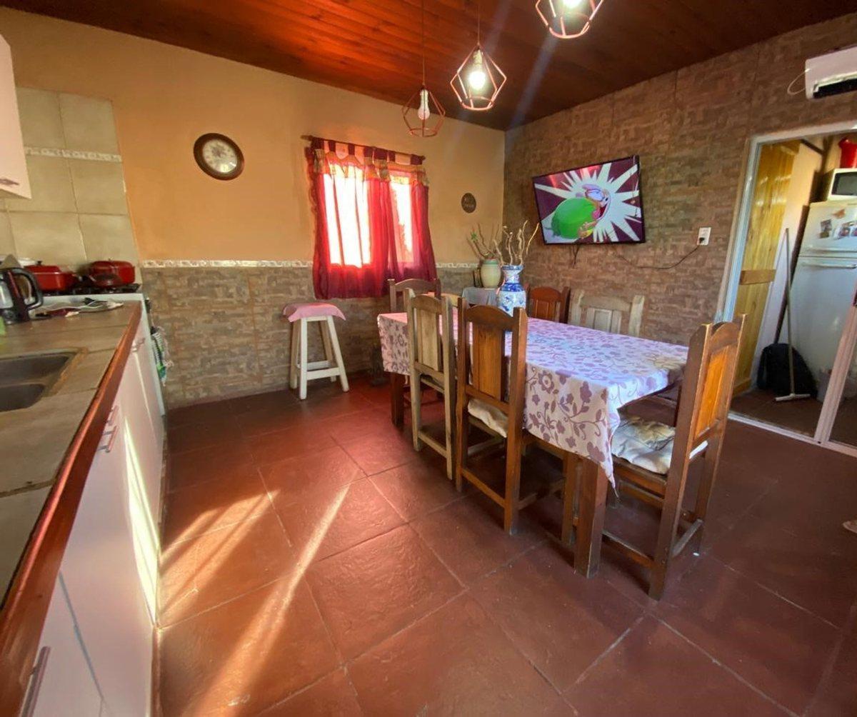 Foto de EN VENTA LOTE CON 2 VIVIENDAS ZONA 226 TANDIL, imagen 5