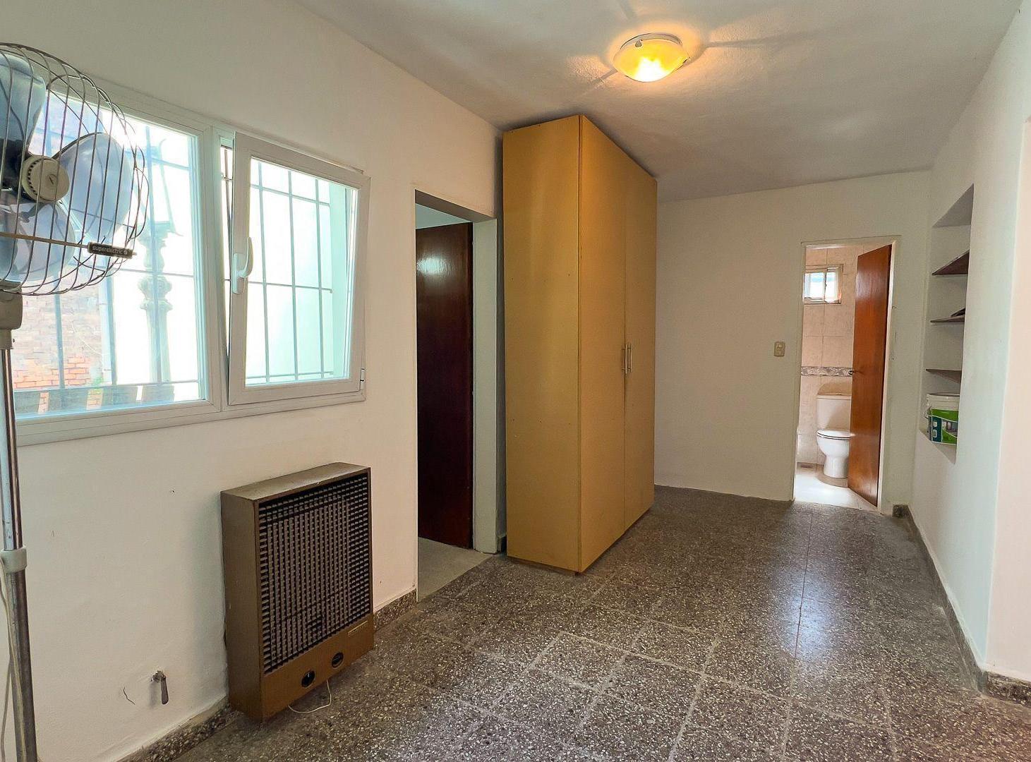 Foto de EN VENTA CASA A RECICLAR SEMICENTRO TANDIL, imagen 4