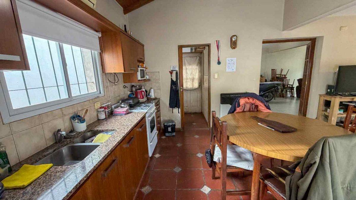 Foto de CASA 3 DORMITORIOS BARRIO CASINO TANDIL, imagen 2