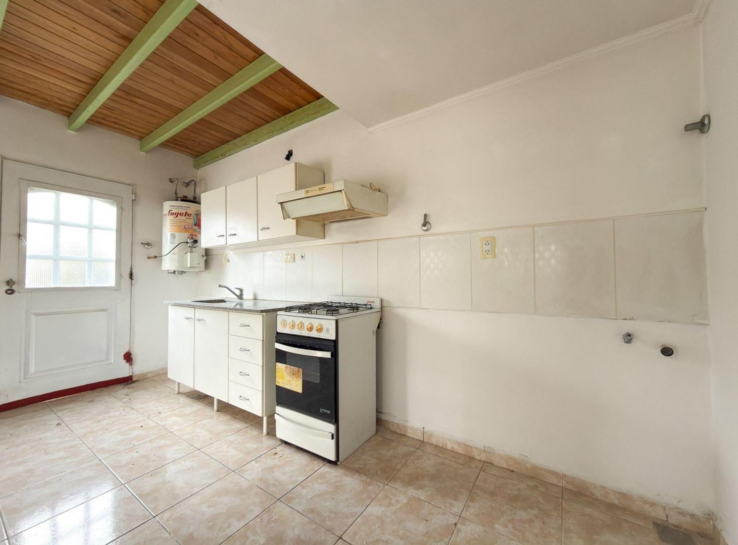 Foto de VENTA DE DEPARTAMENTO DOS DORMITORIOS, TANDIL., imagen 1