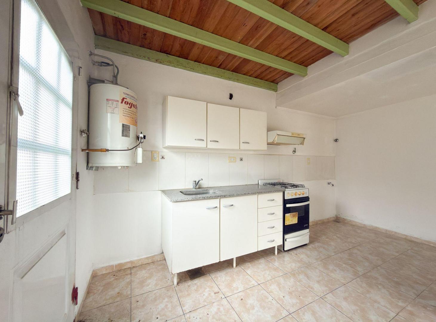 Foto de VENTA DE DEPARTAMENTO DOS DORMITORIOS, TANDIL., imagen 3