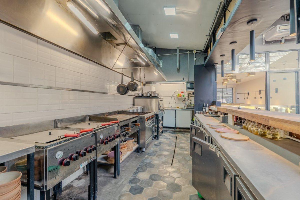 Foto de VENTA LOCAL COMERCIAL EN IMPORTANTE AVENIDA, imagen 5