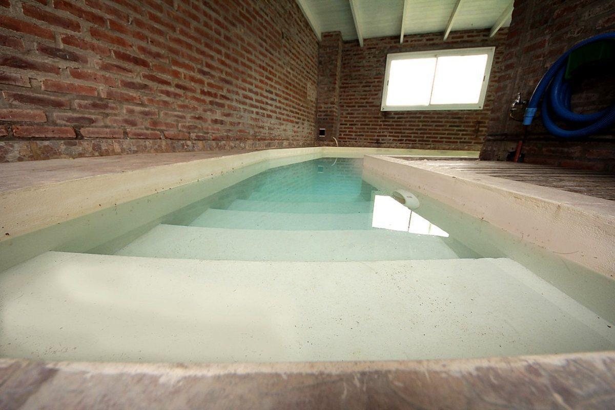 Foto de VENTA CASA 2 DORM. C/PILETA- TANDIL, imagen 4