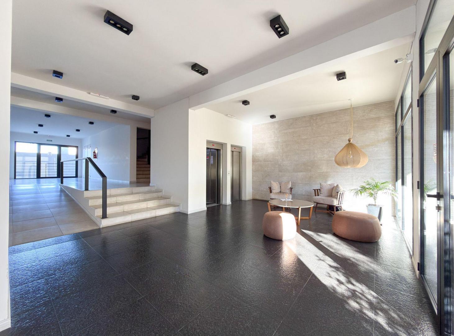 Foto de DEPARTAMENTO 2 DORMITORIOS VENTA TANDIL SUM, imagen 1
