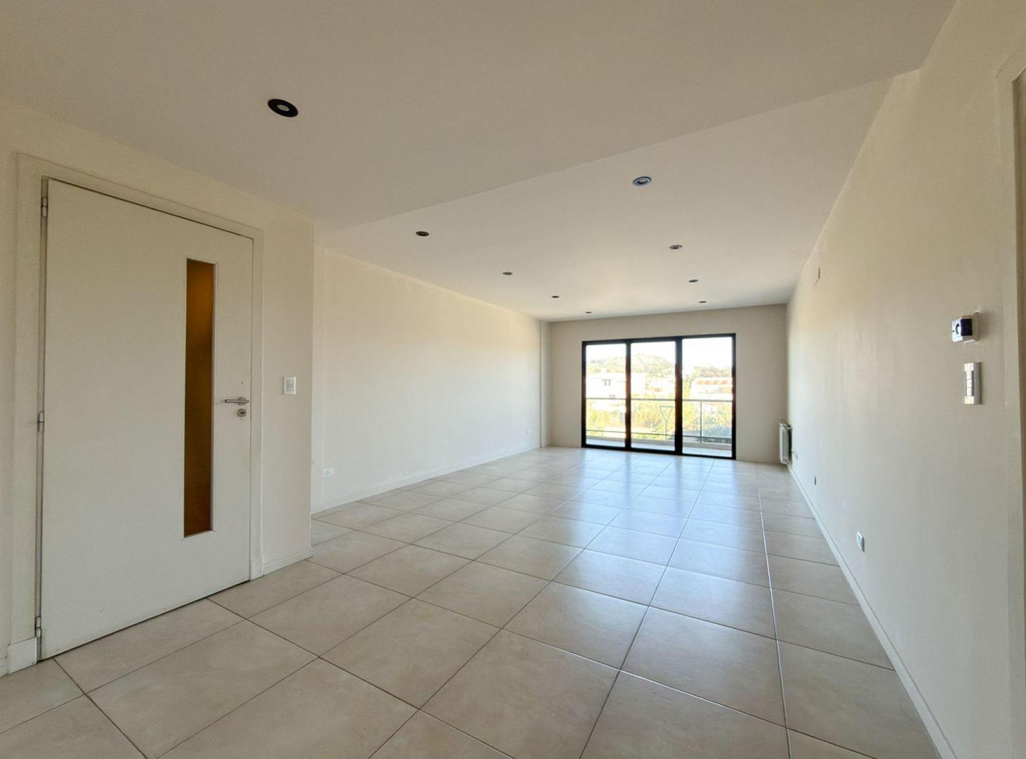 Foto de DEPARTAMENTO 2 DORMITORIOS VENTA TANDIL SUM, imagen 3