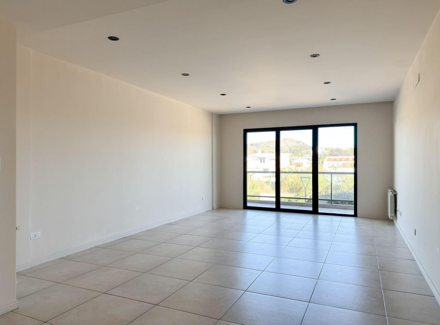 Foto de DEPARTAMENTO 2 DORMITORIOS VENTA TANDIL SUM, imagen 5