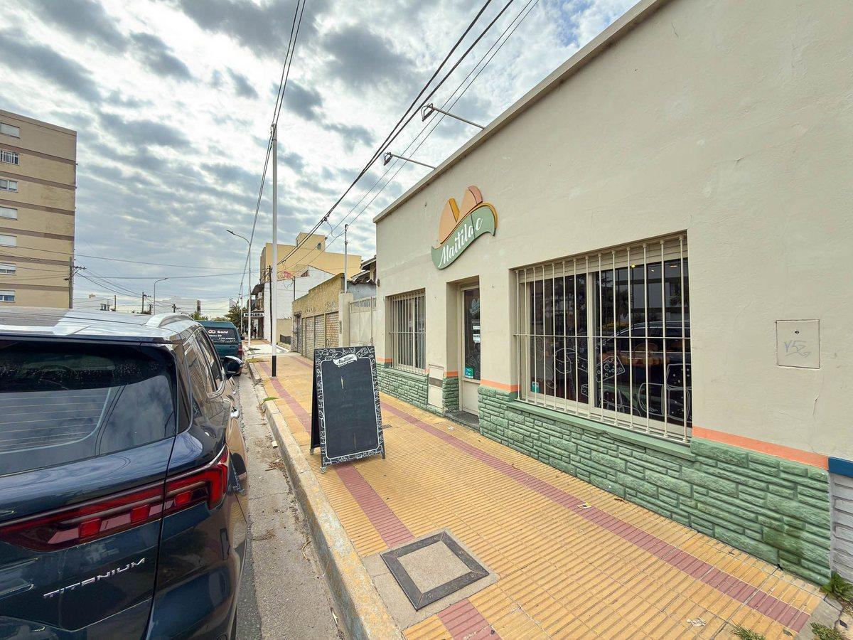 Foto de LOCAL CON OFICINAS Y 2 GALPONES SEMICENTRO TANDIL, imagen 4
