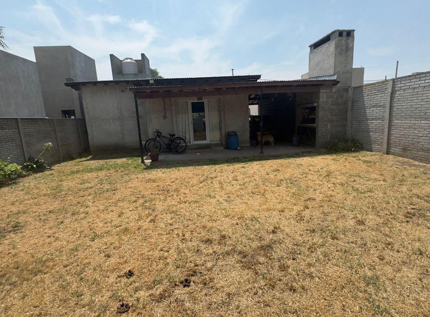 Foto de CASA 3 AMBIENTES ZONA RESIDENCIAL AZUL EN VENTA, imagen 2