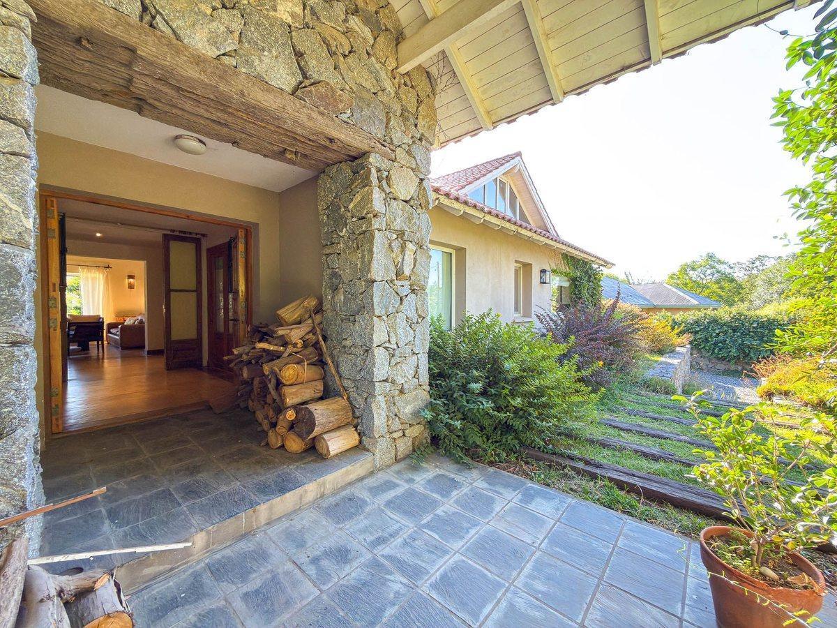Foto de EXCELENTE CASA EN VENTA CON PILETA BARRIO GOLF, imagen 1