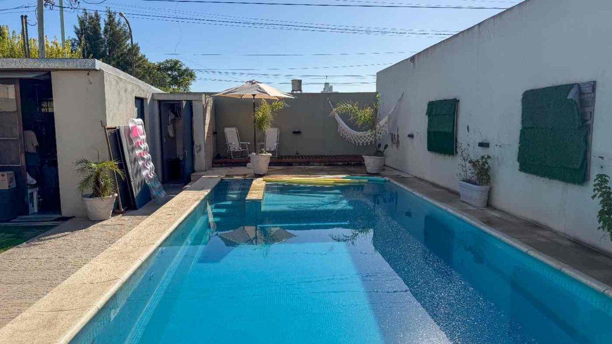 Foto de CASA EN VENTA CON PILETA CLIMATIZADA EN OLAVARRIA, imagen 5