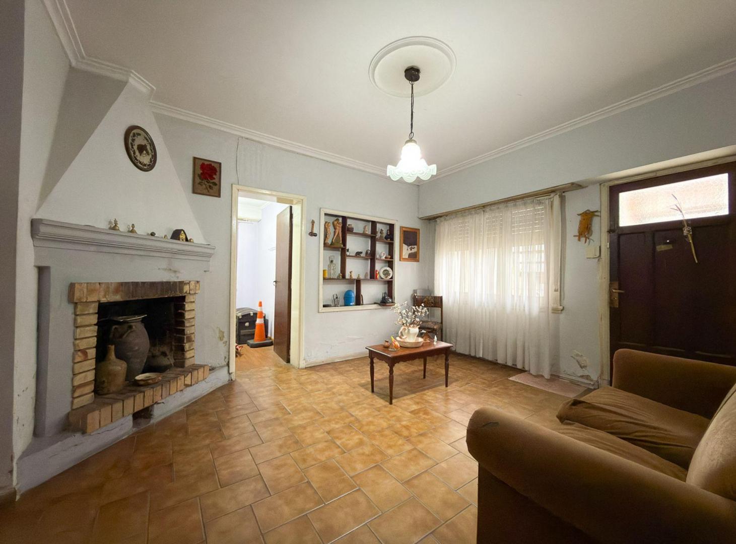 Foto de CASA Y TRES DEPARTAMENTOS SEMICENTRO. TANDIL, imagen 3