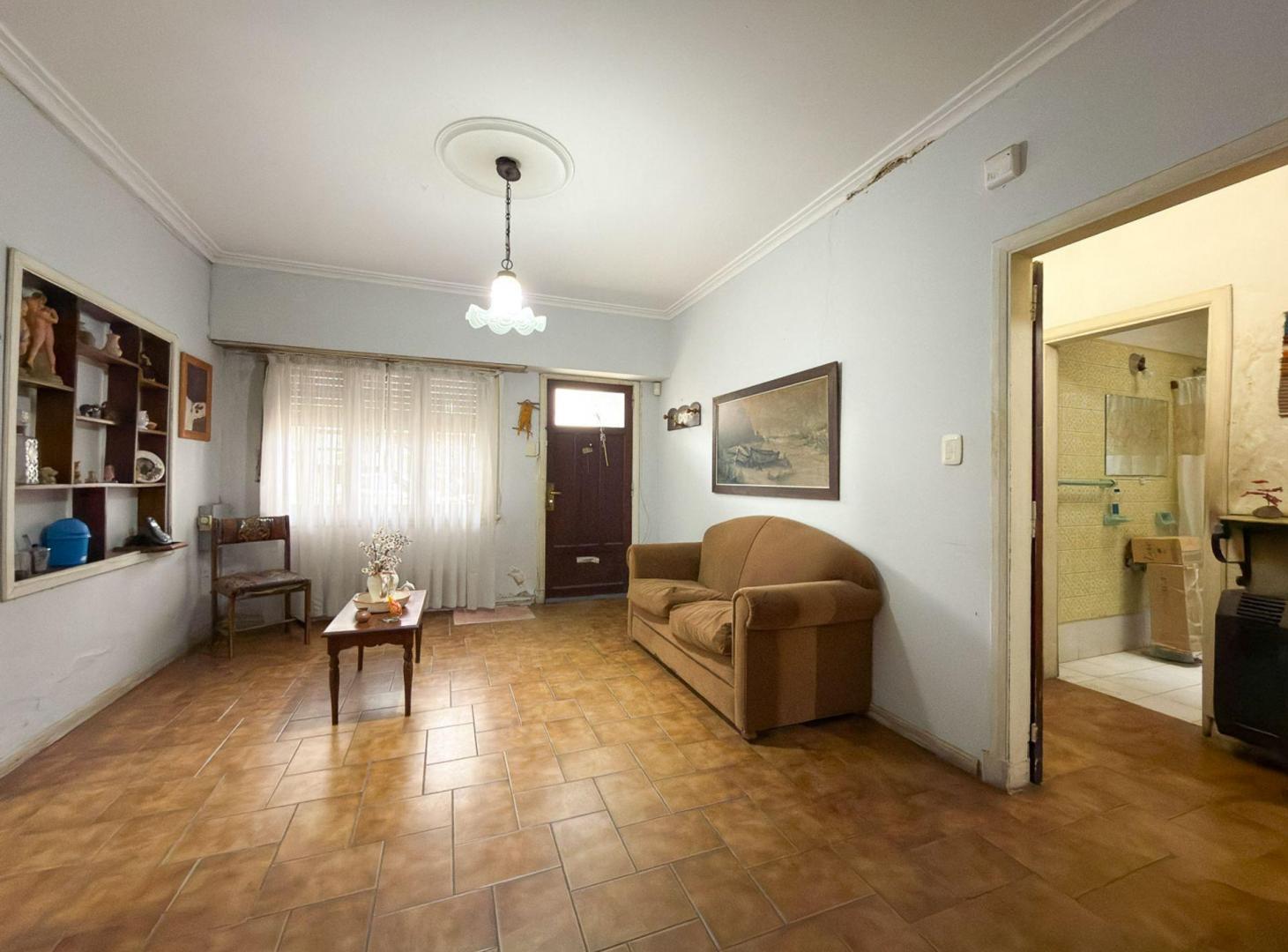 Foto de CASA Y TRES DEPARTAMENTOS SEMICENTRO. TANDIL, imagen 5
