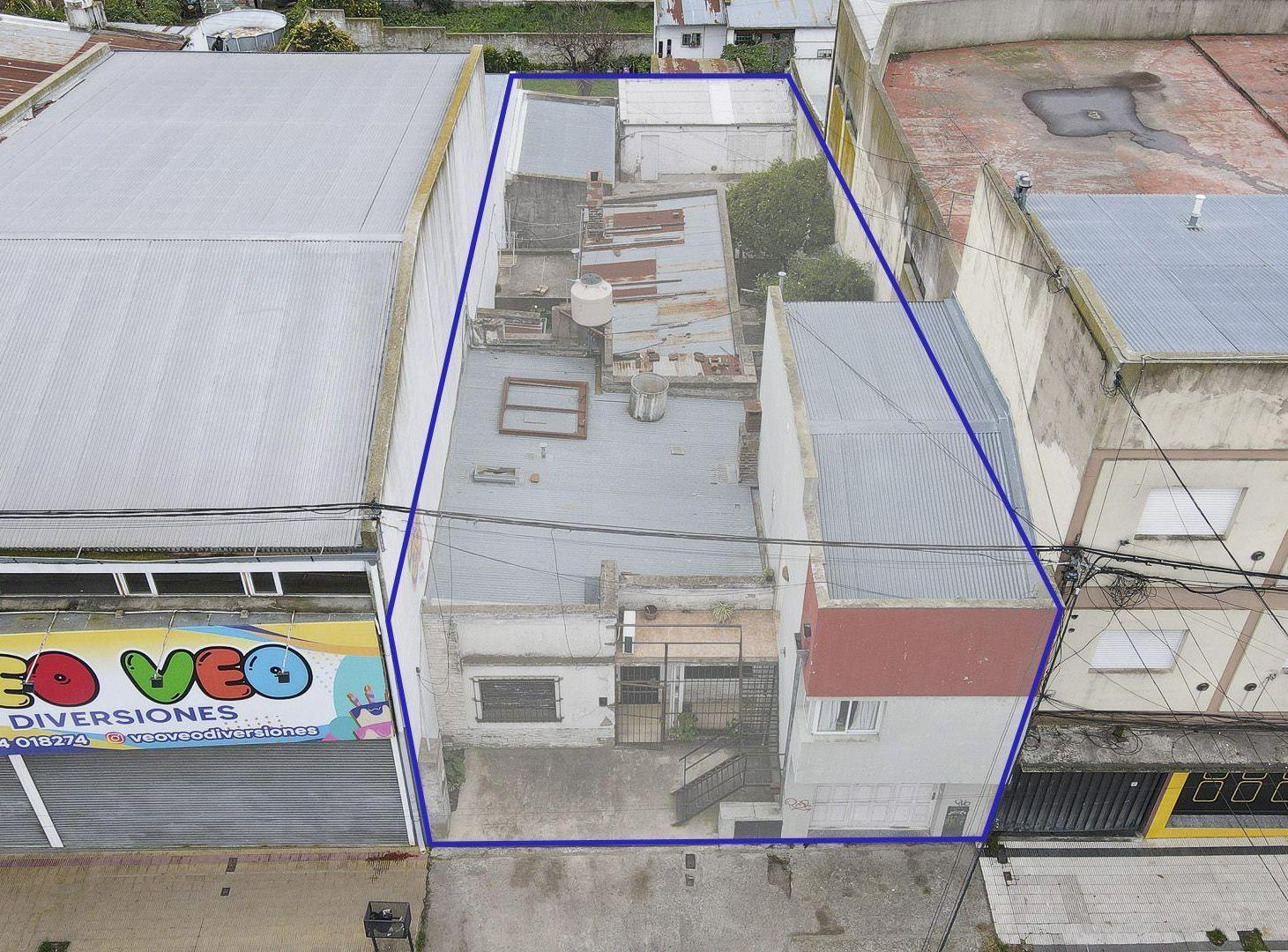 Foto de CASA Y TRES DEPARTAMENTOS SEMICENTRO. TANDIL, imagen 1