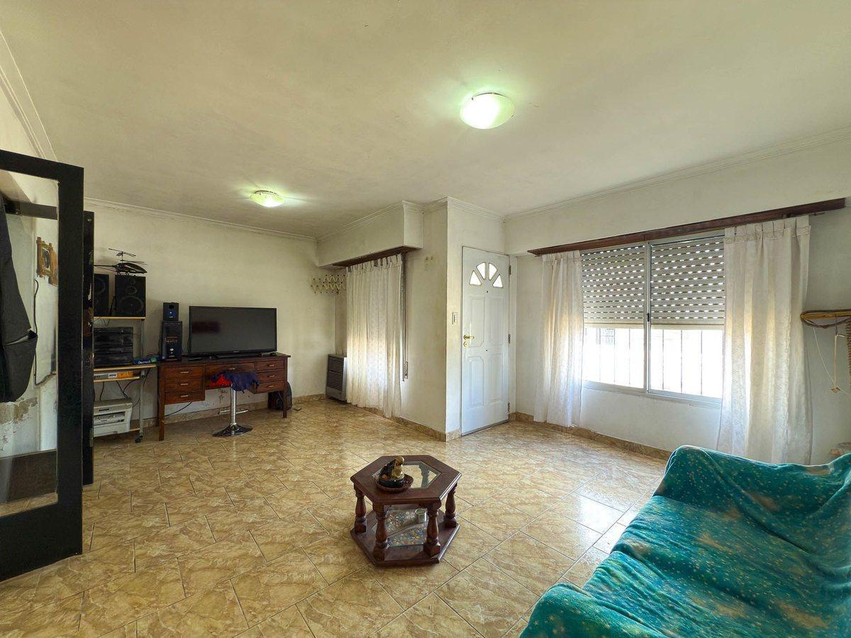 Foto de EN VENTA CASA CON DEPENDENCIAS VILLA ITALIA TANDIL, imagen 1