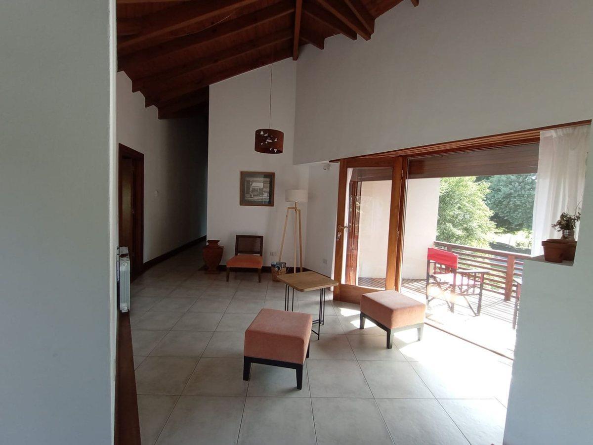 Foto de VENTA CASA DE CATEGORÍA – ZONA DON BOSCO, TANDIL, imagen 4
