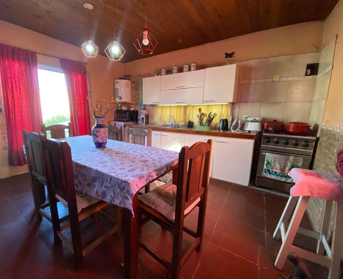 Foto de EN VENTA LOTE CON 2 VIVIENDAS ZONA 226 TANDIL, imagen 3