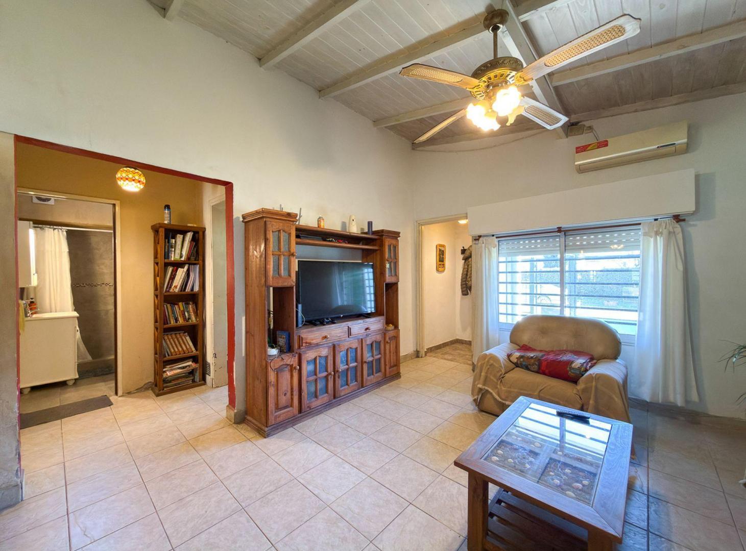 Foto de VENTA CASA TRES DORMITORIOS CON QUINCHO TANDIL, imagen 5