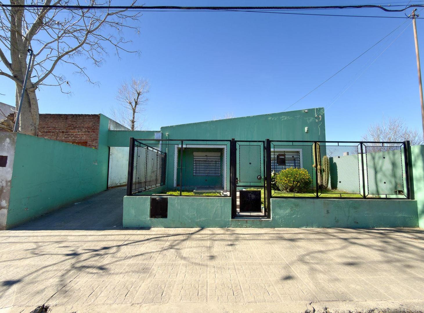 Foto de VENTA CASA TRES DORMITORIOS CON QUINCHO TANDIL, imagen 3