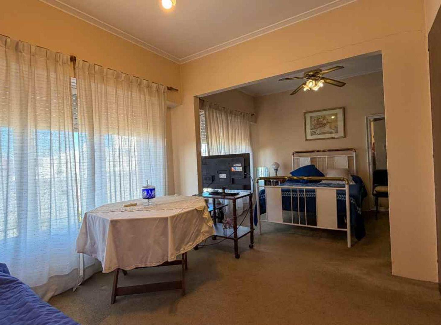 Foto de CASA 4 DORMITORIOS SEMICENTRO TANDIL, imagen 5