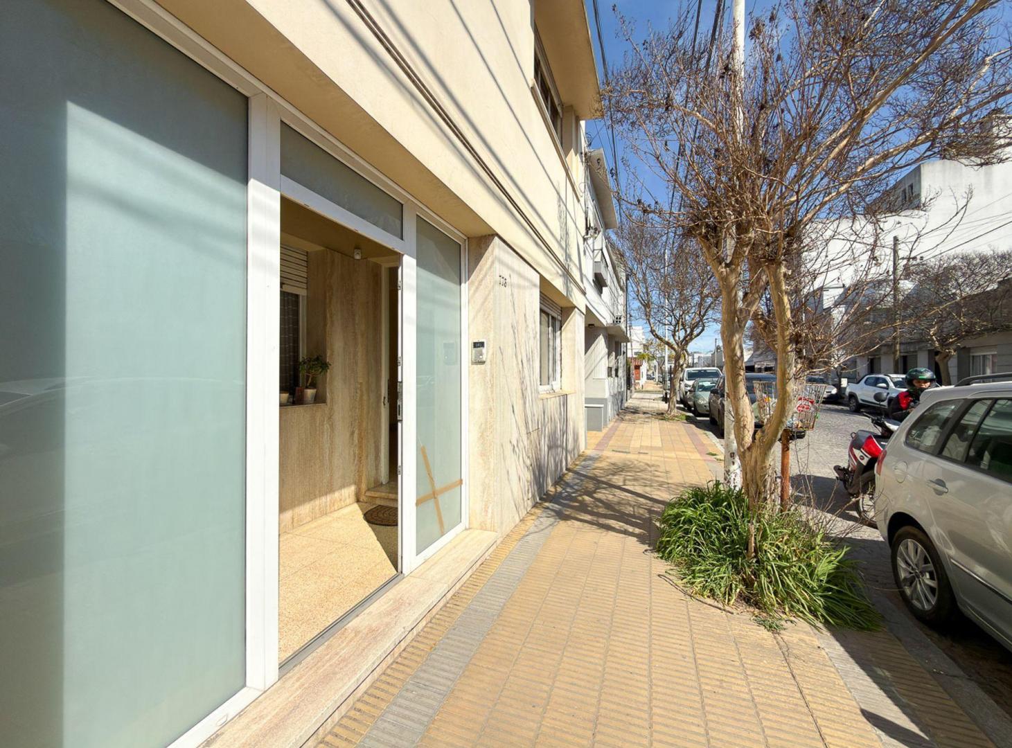 Foto de VENTA CASA 6 DORMITORIOS - CENTRO TANDIL, imagen 2