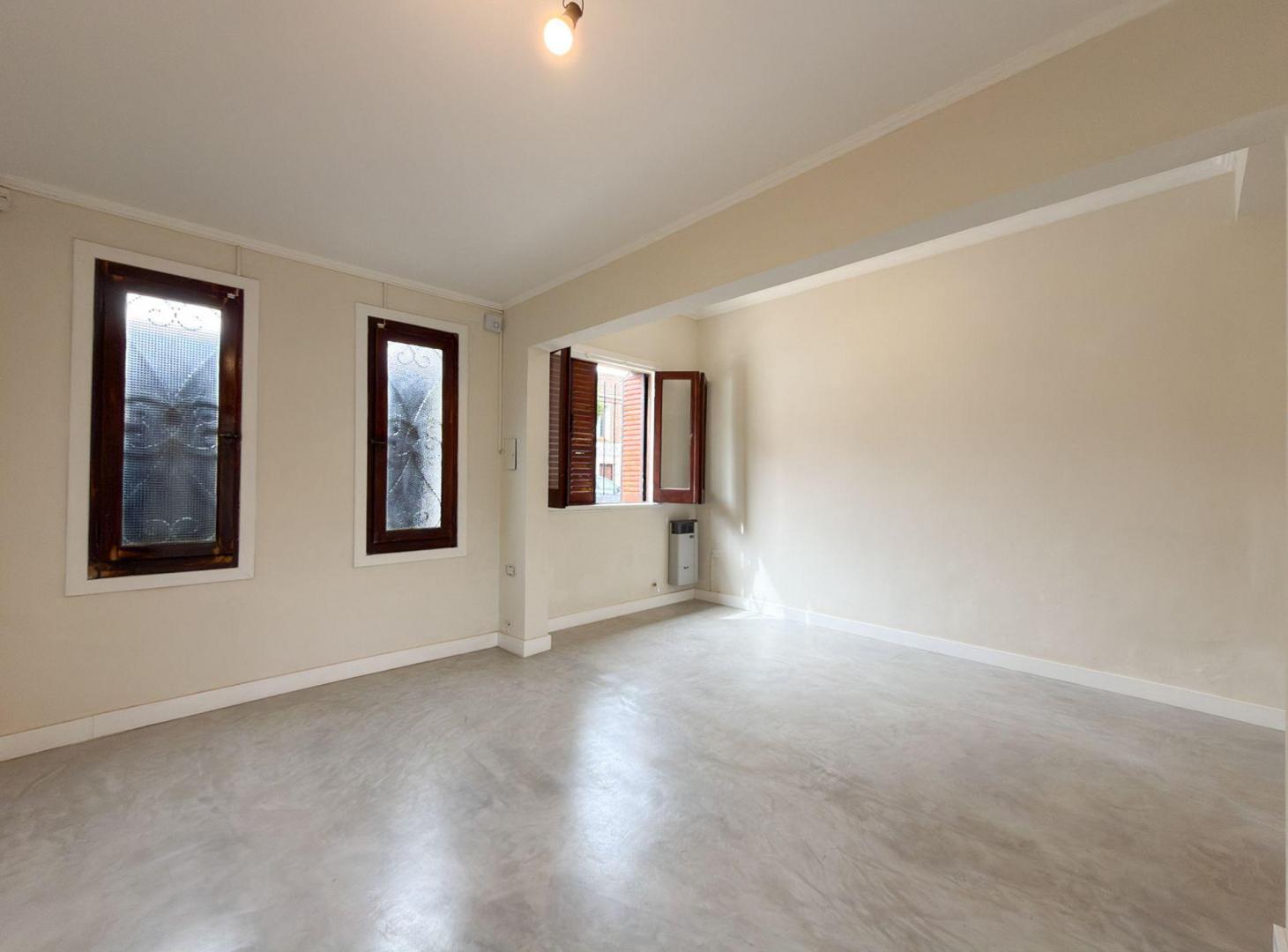 Foto de ALQUILER CASA 2 DORM JARDIN COCHERA TANDIL, imagen 1