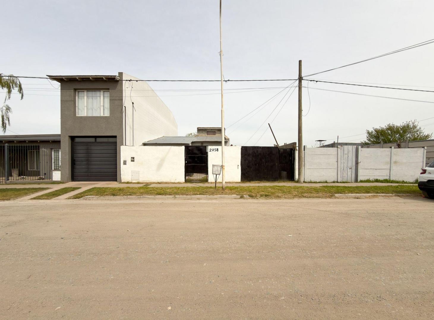 Foto de VENTA CASA 3 DORMITORIOS MÁS DEPARTAMENTO- TANDIL, imagen 3