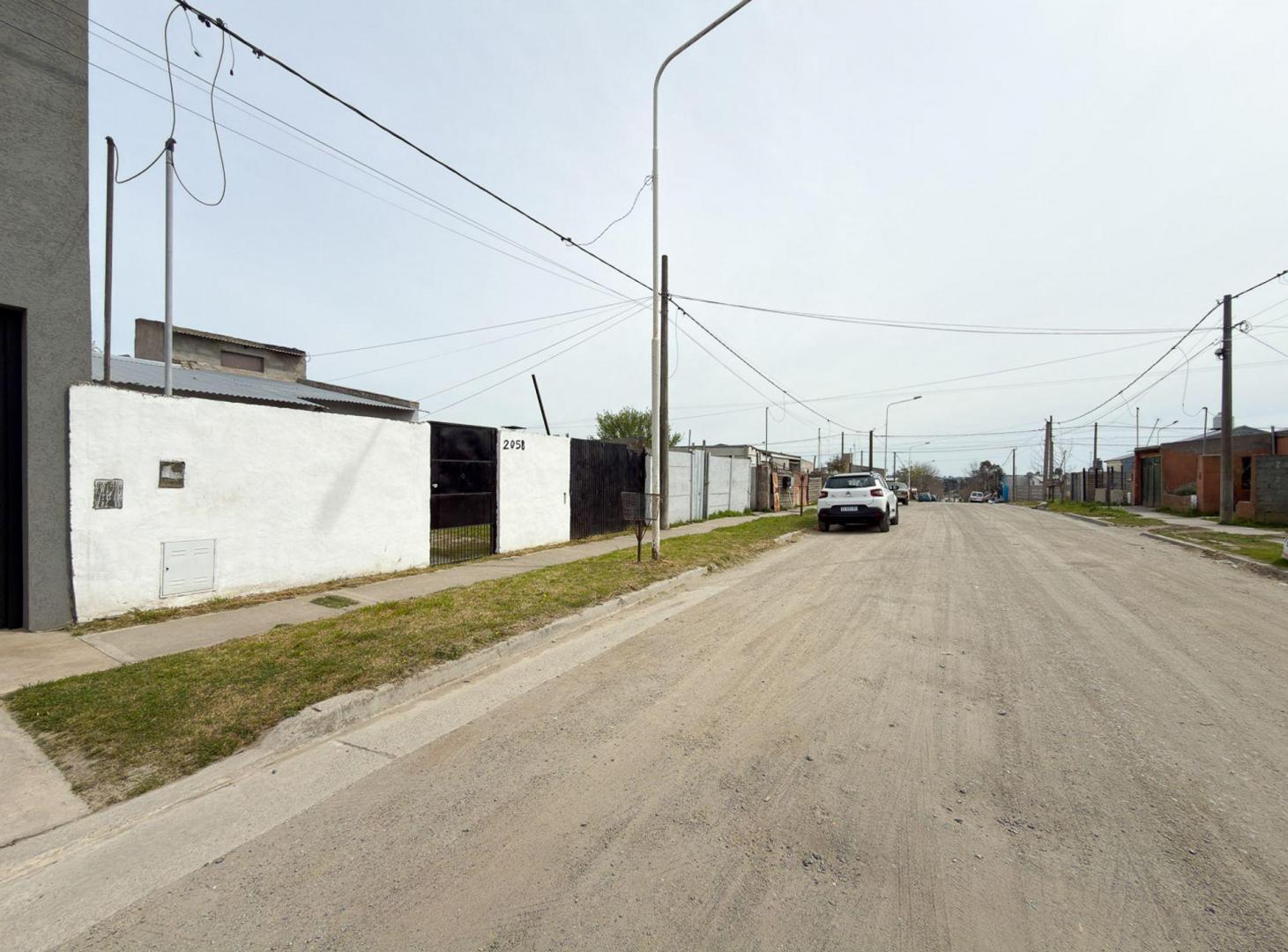 Foto de VENTA CASA 3 DORMITORIOS MÁS DEPARTAMENTO- TANDIL, imagen 2