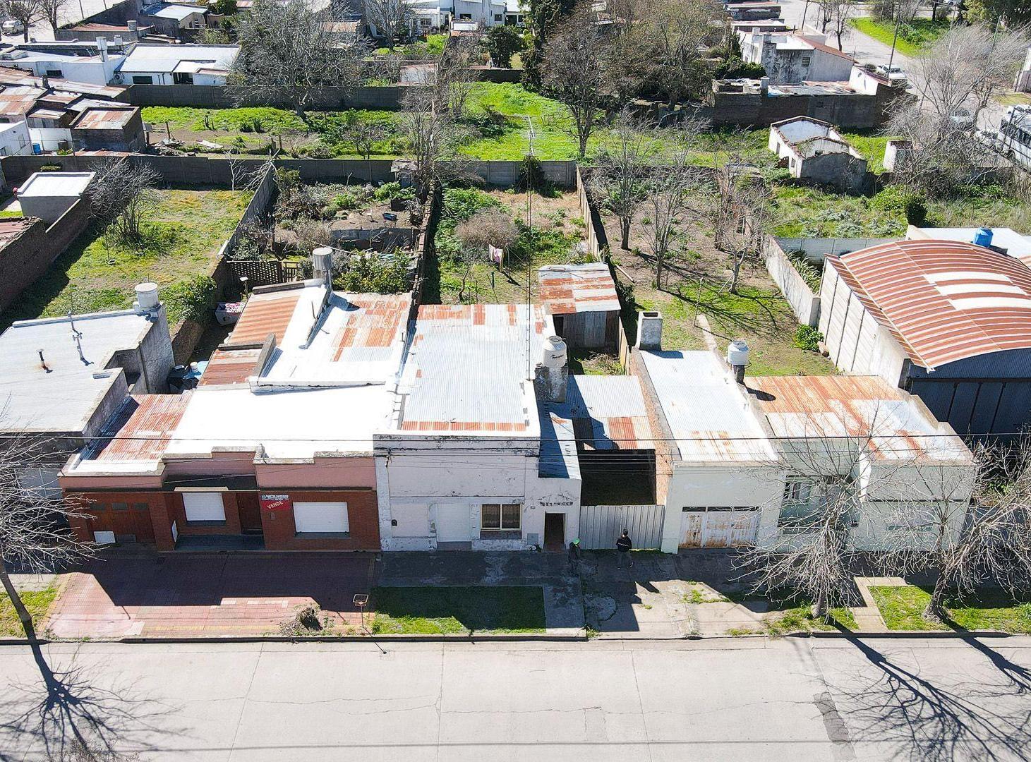 Foto de VENTA CASA 3 DORMITORIOS - EN BENITO JUAREZ, imagen 2