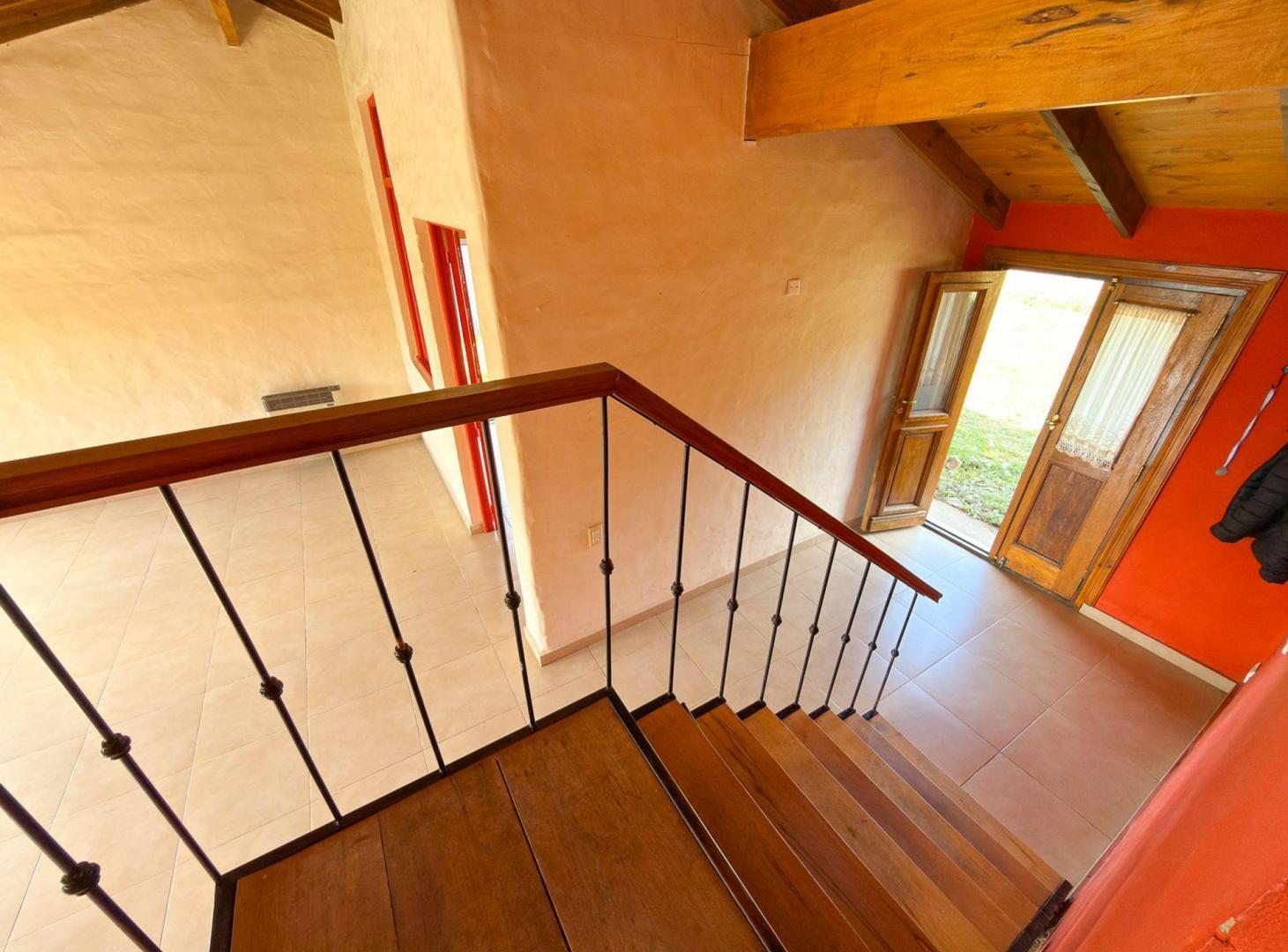 Foto de VENTA CASA TANDIL - JARDIN y QUINCHO, imagen 3