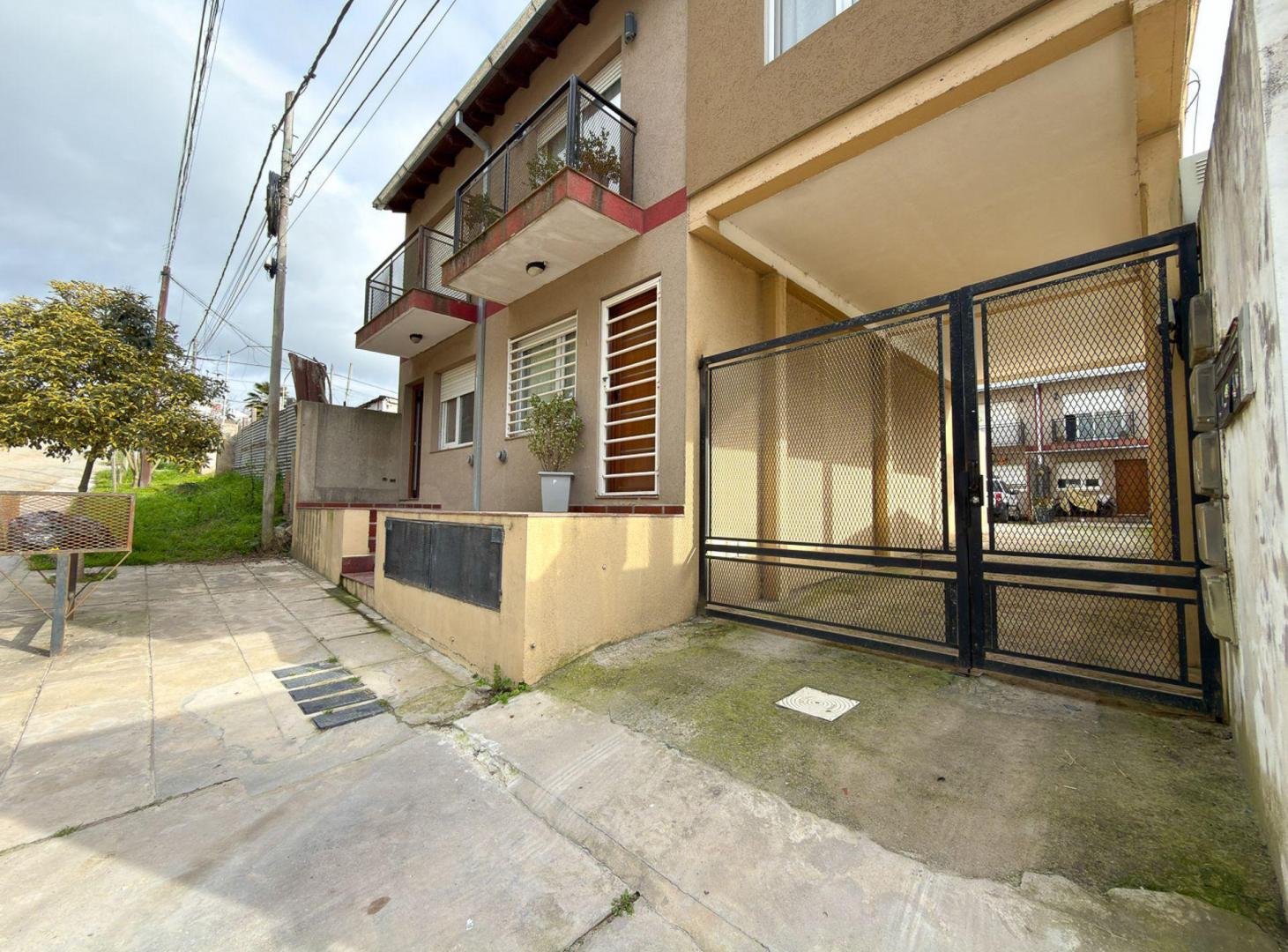 Foto de VENTA DÚPLEX 3 AMBIENTES TANDIL, imagen 1