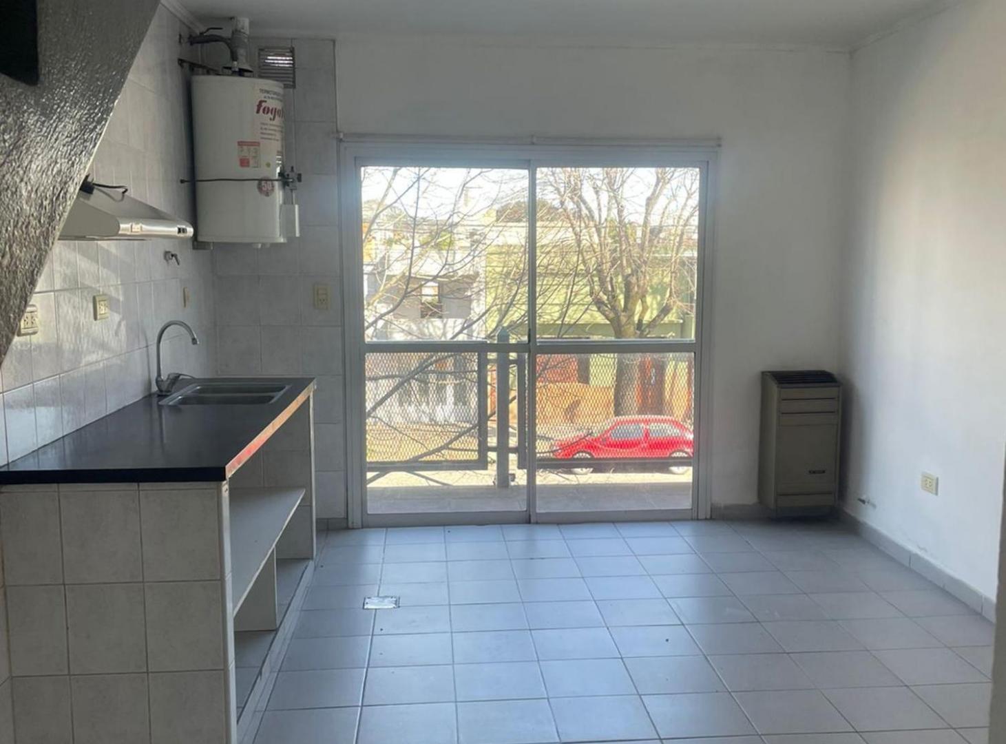 Foto de DUPLEX DE 1 DORMITORIO- AV COLON, imagen 5