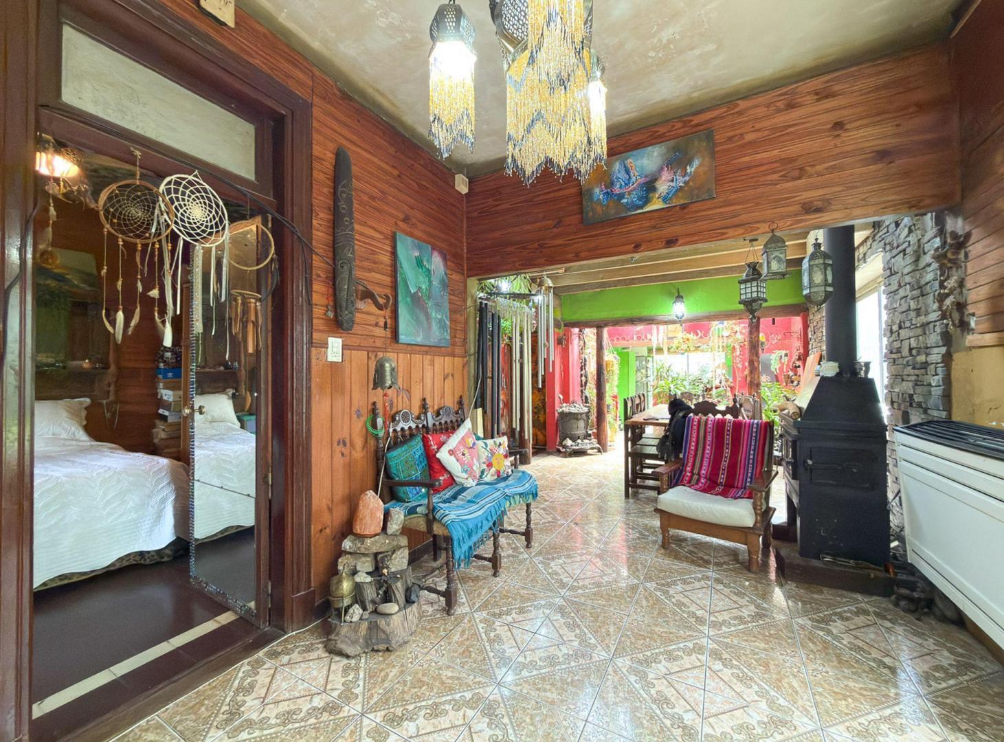 Foto de CASA SEMICENTRICA DE DOS DORMITORIOS, TANDIL., imagen 2
