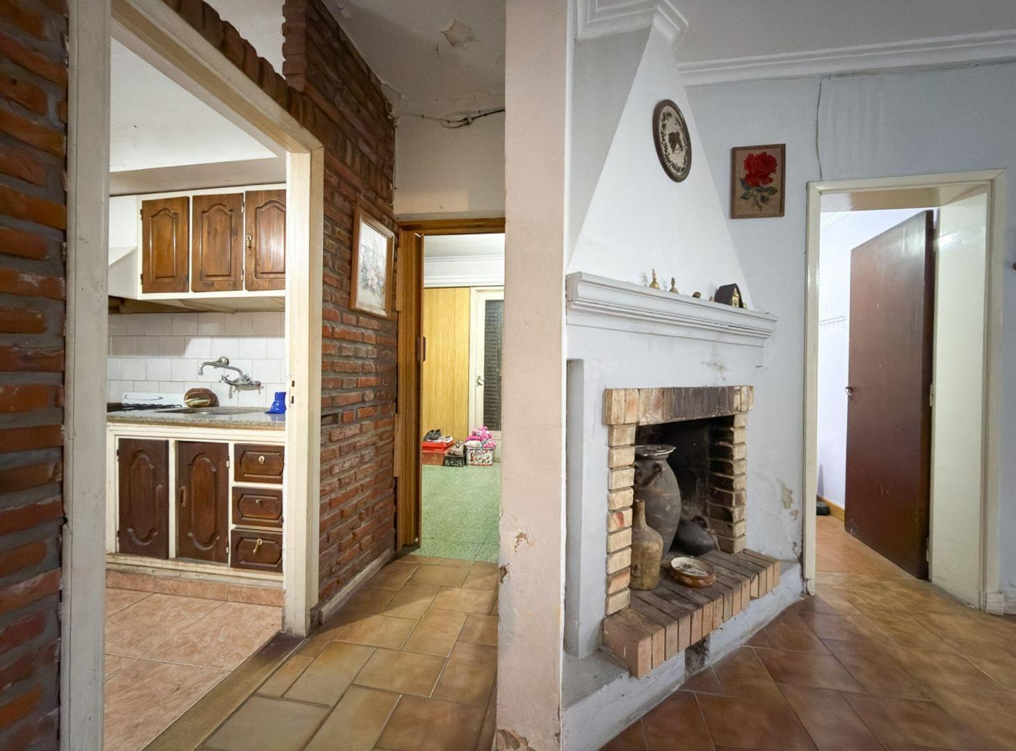 Foto de CASA Y TRES DEPARTAMENTOS SEMICENTRO. TANDIL, imagen 4