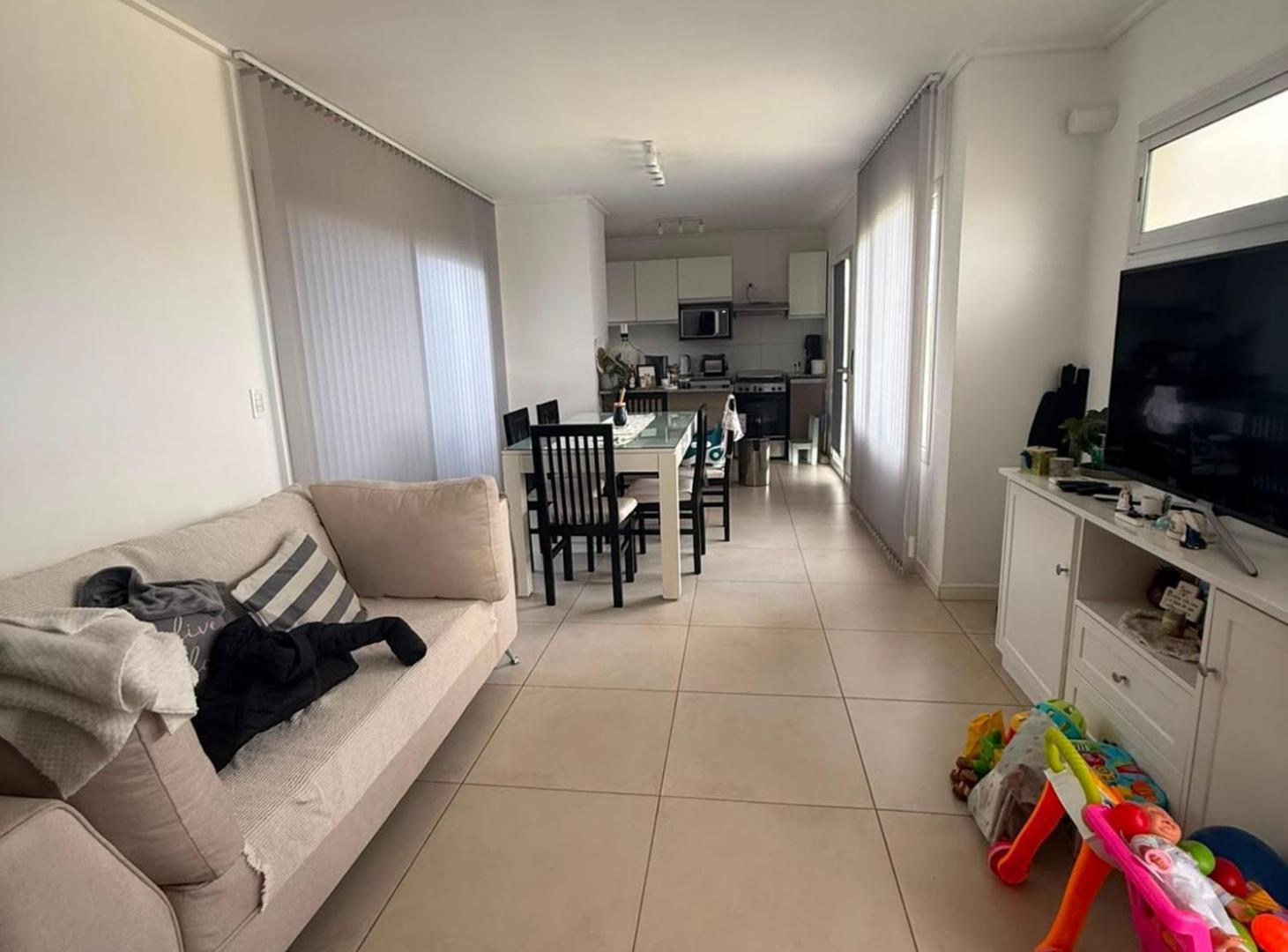 Foto de CASA EN VENTA 2 DORMITORIOS Y PATIO, imagen 2